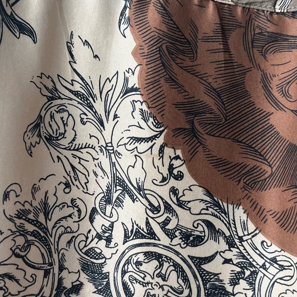 Silk Button Down Blouse - Dalmys - Picture 9 of 9